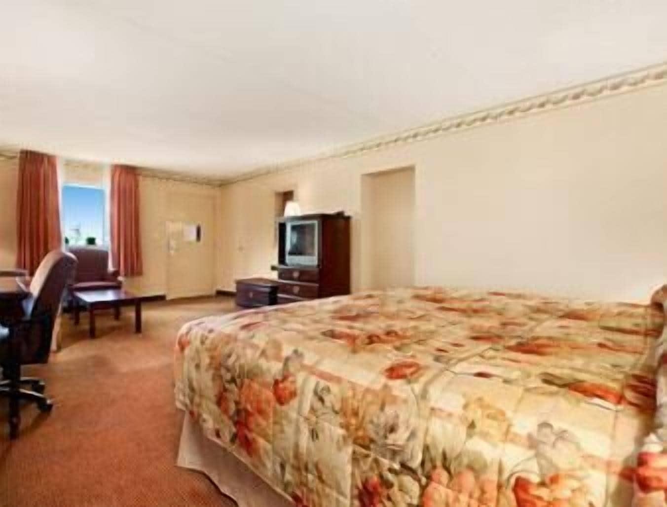 Hotel Ramada By Wyndham Lebanon Exteriér fotografie