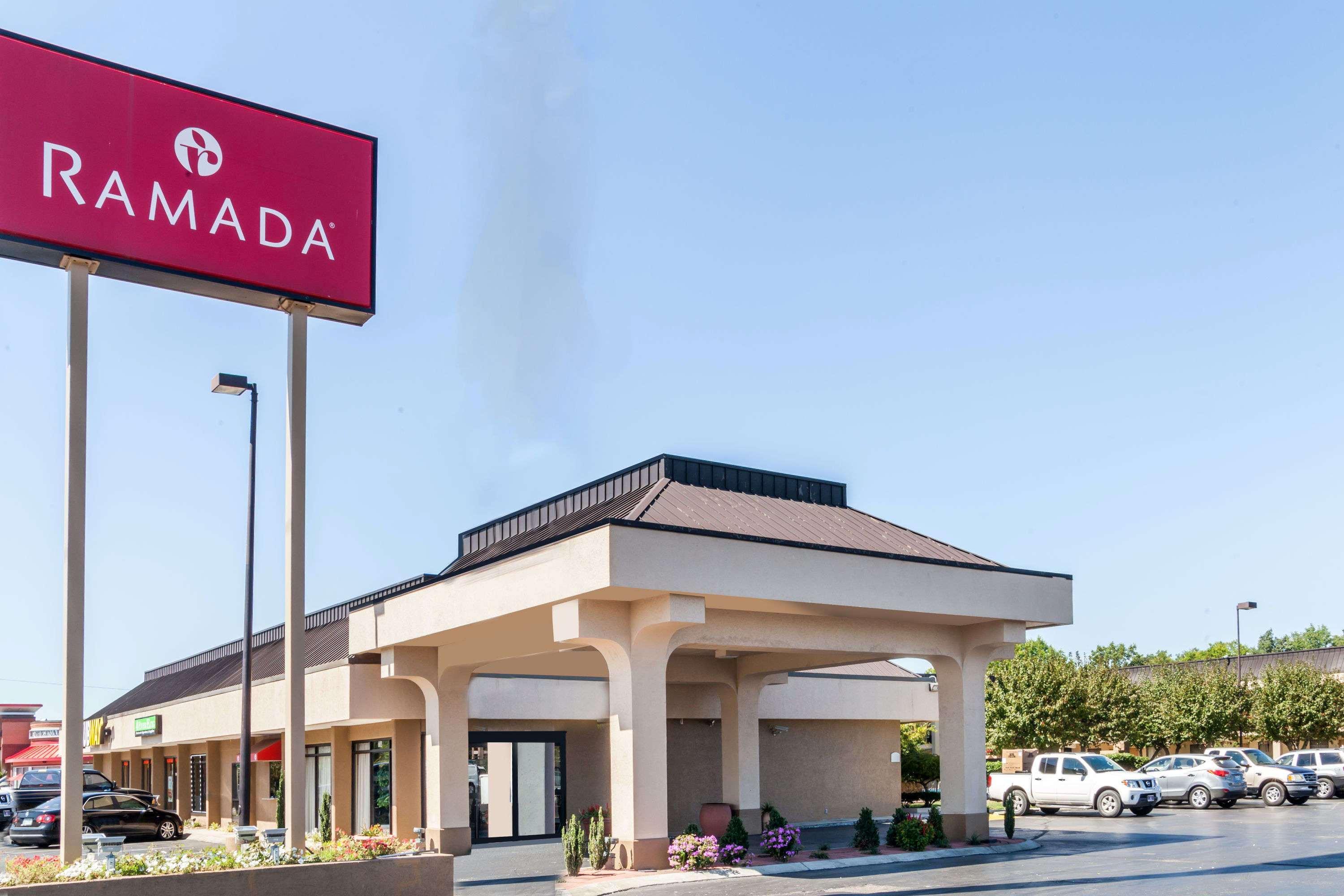 Hotel Ramada By Wyndham Lebanon Exteriér fotografie