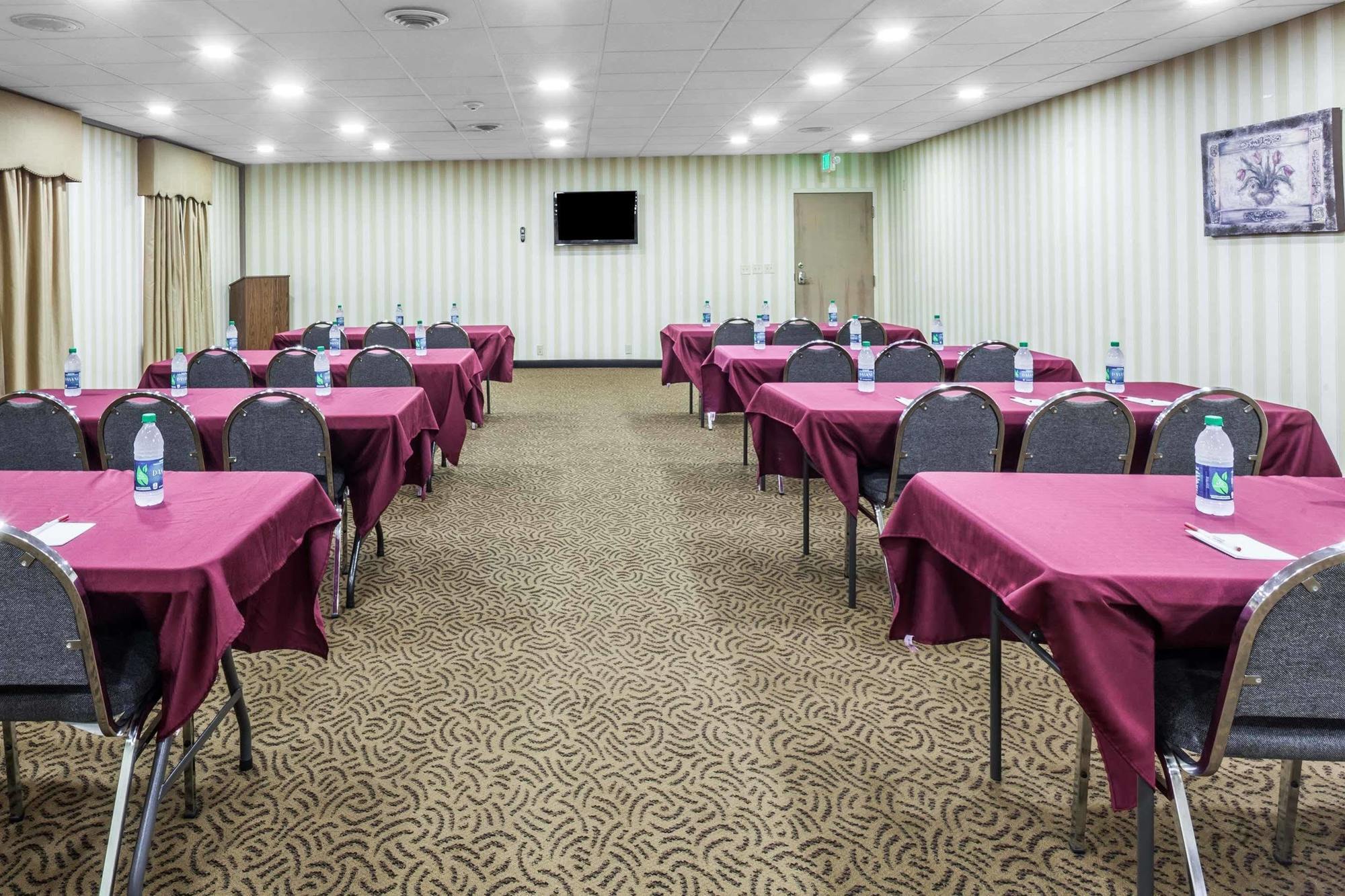 Hotel Ramada By Wyndham Lebanon Exteriér fotografie
